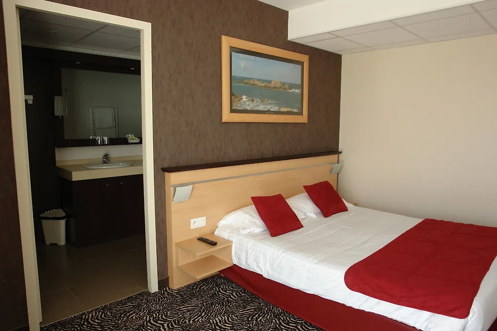 Brit Hotel&Spa Côte des Sables Plouescat 3*,